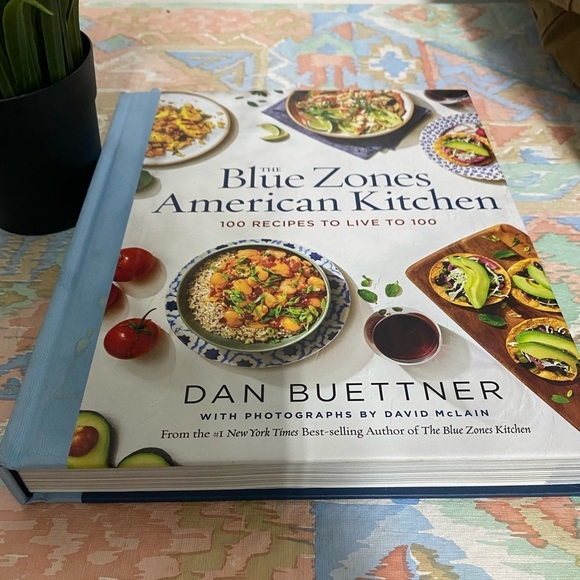 The Blue Zones American Kitchen Cookbook, by Dan Beuttner - Picture 4 of 4